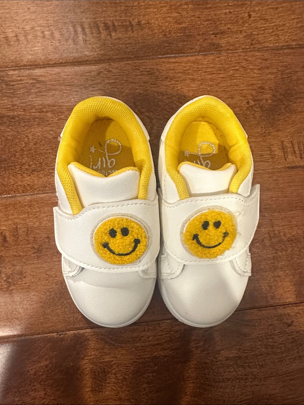 Olivia Miller White & Yellow Smiley Kids Sneakers